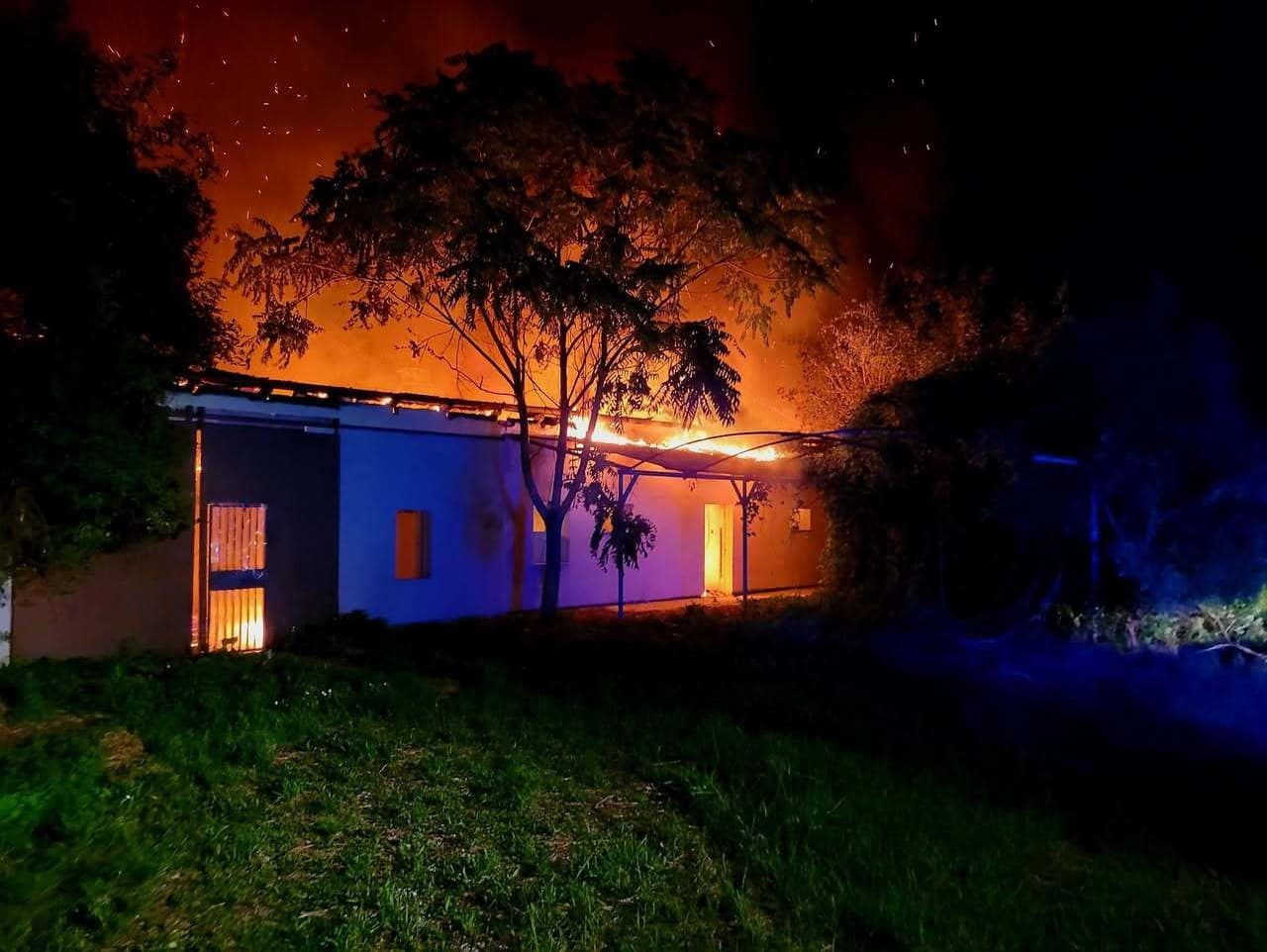 Požiar bývalého družstva v Dunajskej Strede