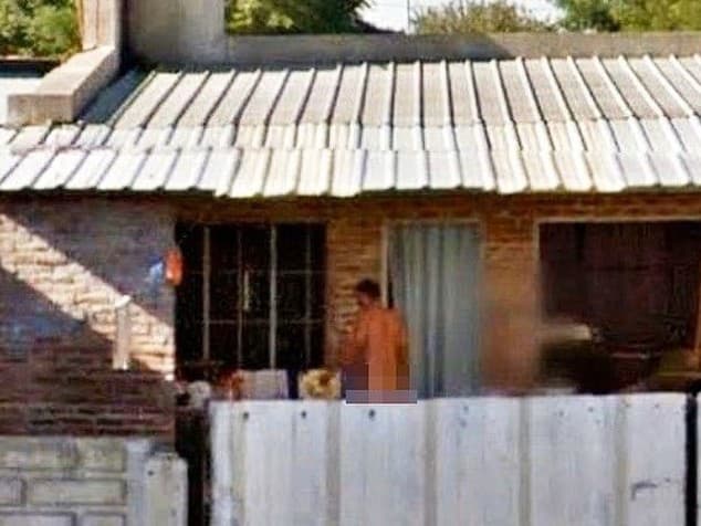 Nahý policajt sa dostal do Google Maps.