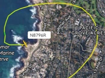 Lietadlo Beechcraft B-55 Baron sa zrútilo na pobreží Kalifornie. Na palube boli tri osoby. Nikto neprežil