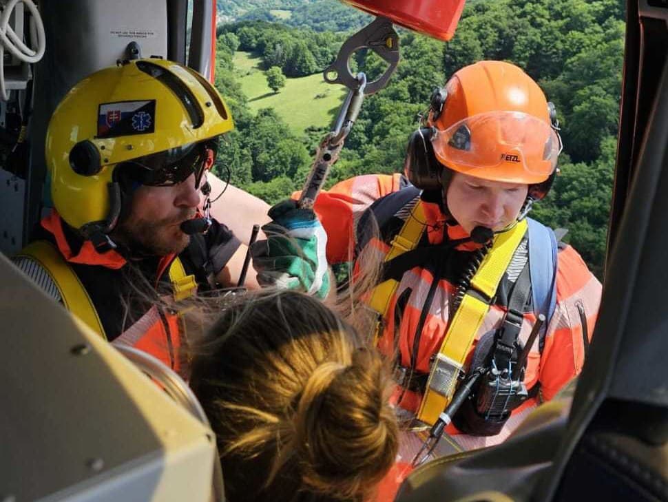Turistke pri Červenom Kameni pomáhali leteckí záchranári