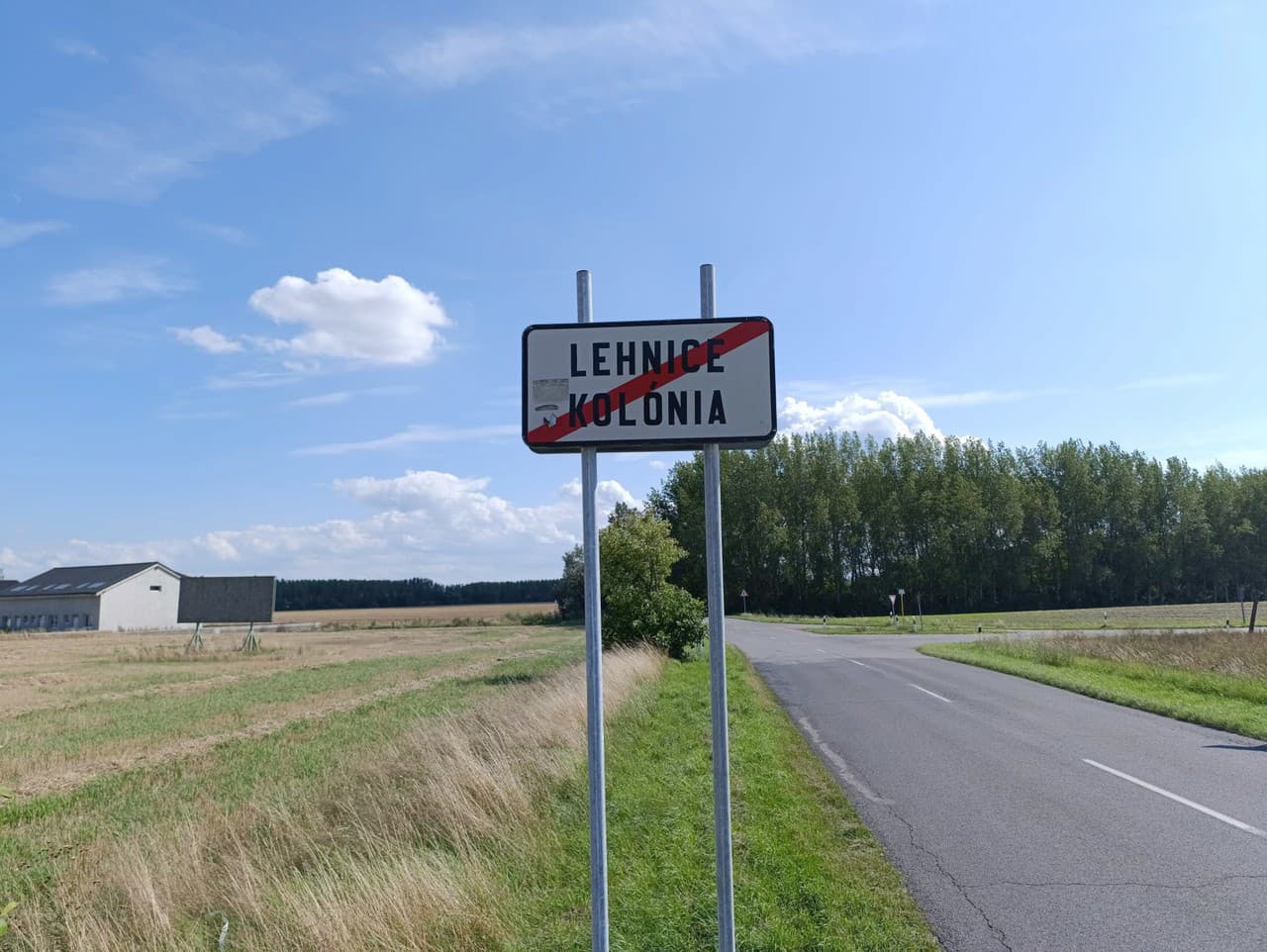 tabuľa začiatku obce v Lehniciach