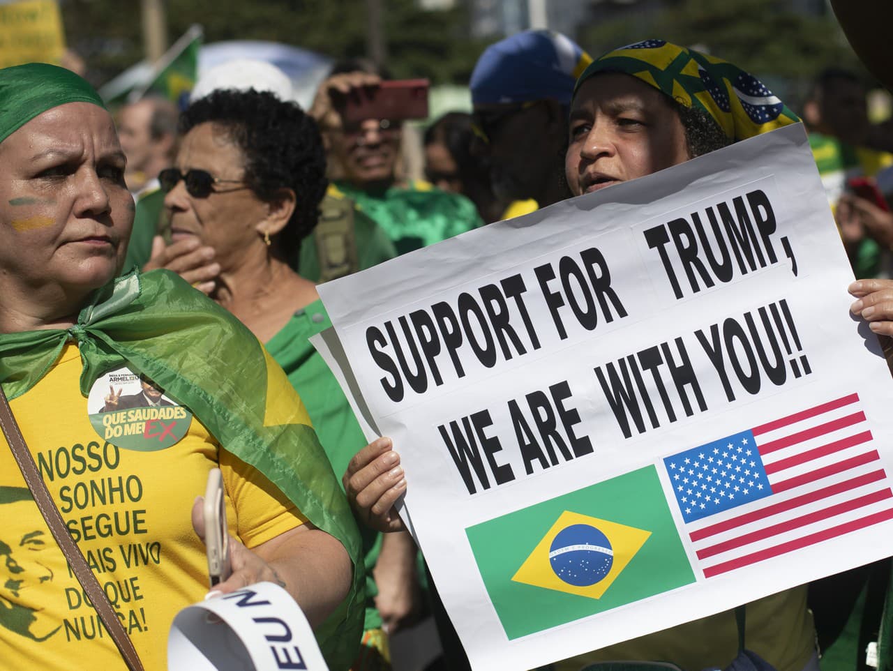 Stúpenci obvineného Bolsonara protestovali proti súdu a Lulovi, chválili Trumpa