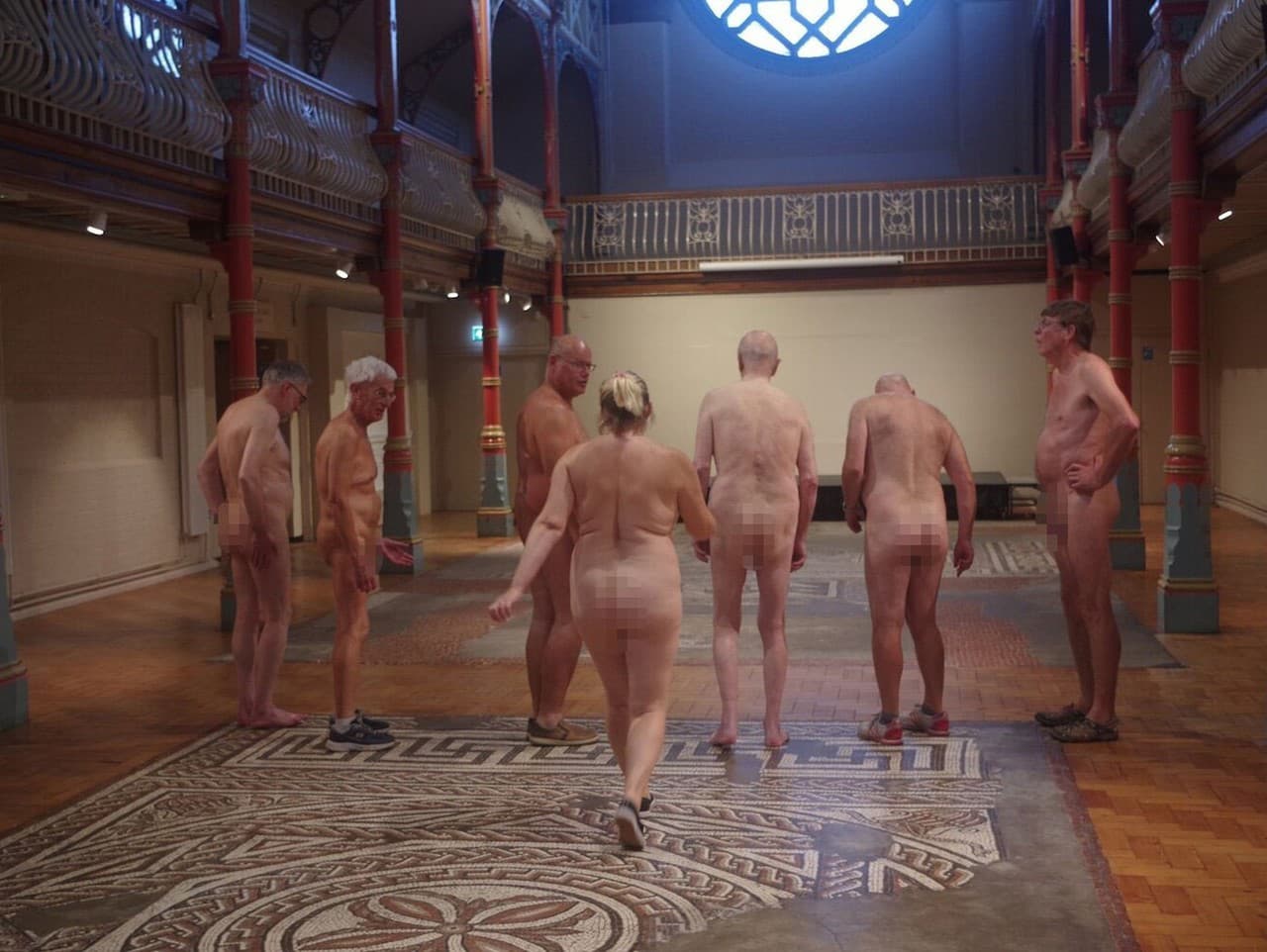 Múzeum privítalo milovníkov naturizmu.