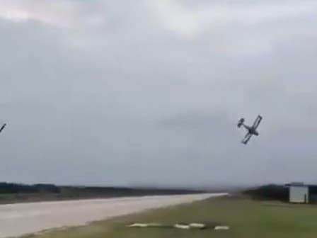 Lietadlo s nevestou sa zrútilo na zem.