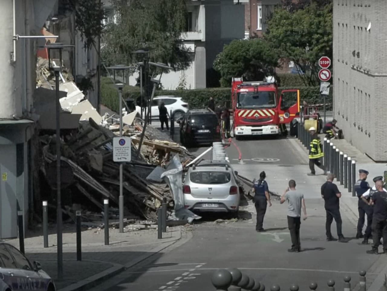 Vo francúzskom meste Amiens sa zrútil starý hotel