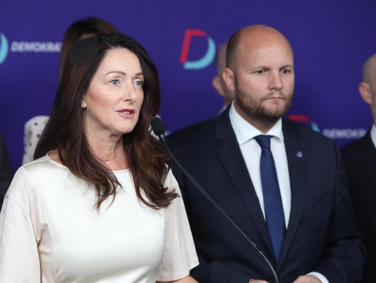 Andrea Letanovská sa objavila v prípade otázneho tendru na záchranky.