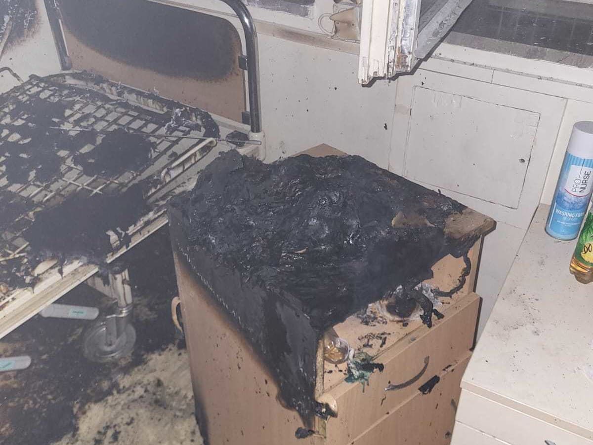 Nočný požiar zasiahol izbu v trebišovskej nemocnici