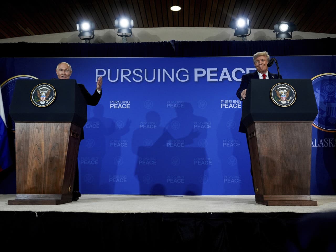 Summit Vladimira Putina a Donalda Trumpa na Aljaške 