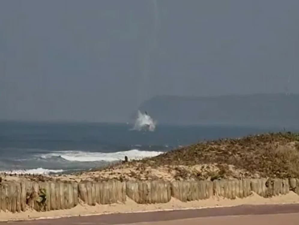 Lietadlo sa zrútilo do mora.