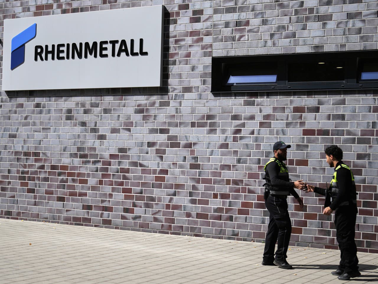 Logo nemeckej zbrojárskej spoločnosti Rheinmetall