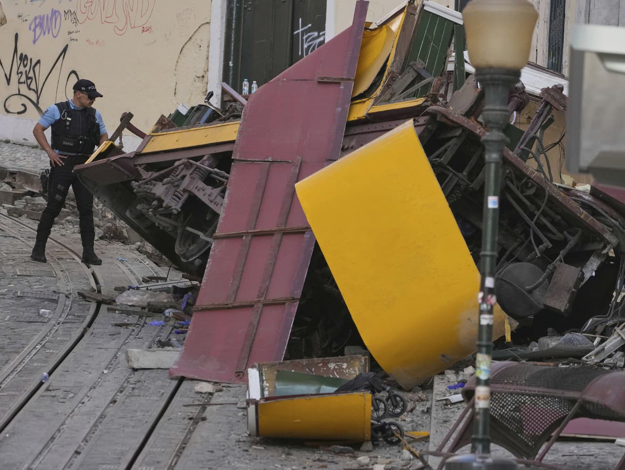 Z lanovky zostali len trosky.