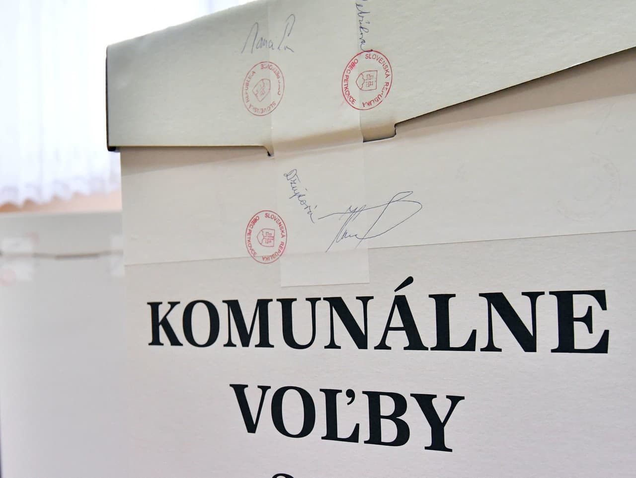 V 40 obciach a dvoch mestách sa v sobotu 13. apríla 2019 konajú doplňujúce komunálne voľby.