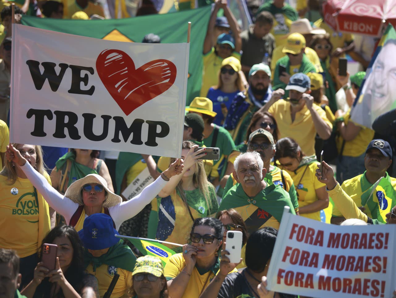 Bolsonarovi podporovatelia demonštrovali vo viacerých mestách Brazílie