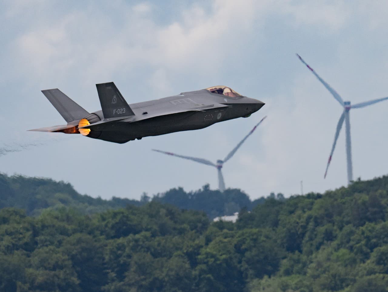 Holandsko muselo kvôli ruským dronom vyslať drahé stroje F-35.