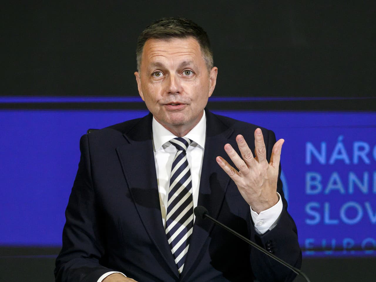 guvernér Národnej banky Slovenska (NBS) Peter Kažimír