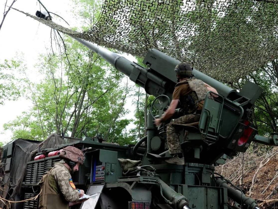 ukrajinskí vojaci bránia svoje územie pred ruskými jednotkami
