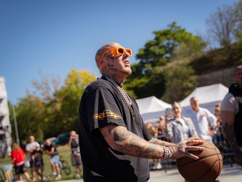 Tvárou projektu K Park je Separ, ktorý chce deti a tínedžerov motivovať k pohybu a športu