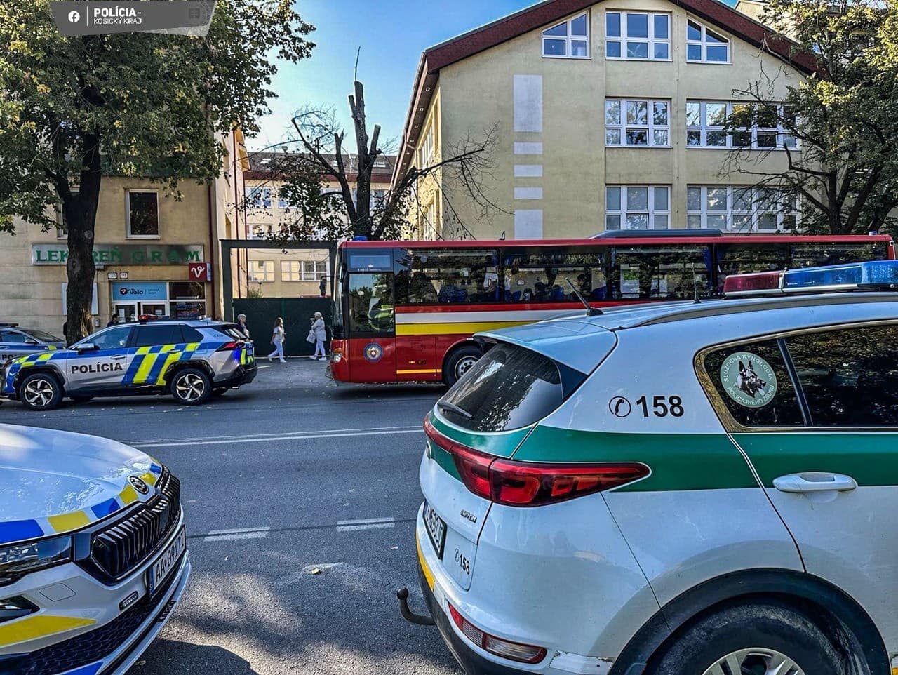 Polícia preveruje bombovú hrozbu v Železničnej nemocnici v Košiciach