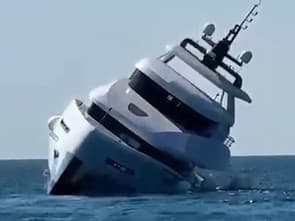 Prvá plavba luxusnej jachty za 1,4 milióna dolárov sa skončila katastrofou. 