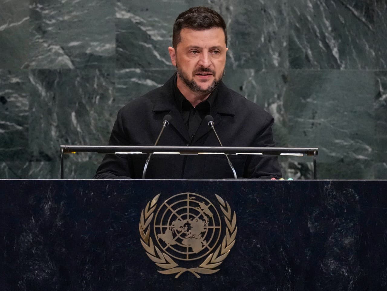 Ukrajinský prezident Volodymyr Zelenskyj vystupuje s prejavom na 80. zasadnutí Valného zhromaždenia Organizácie Spojených národov (VZ OSN) v New Yorku