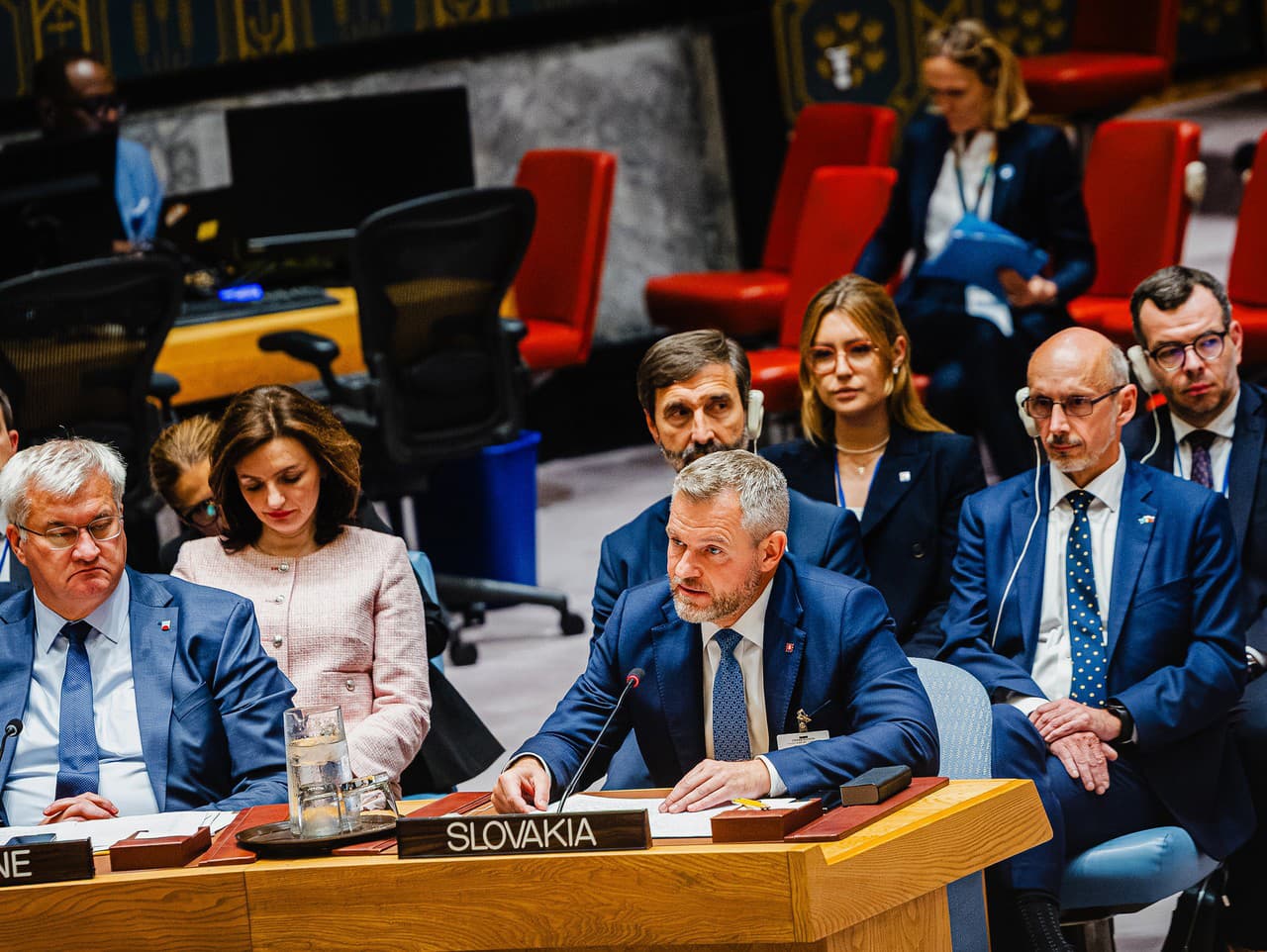 Prezident SR Peter Pellegrini (v popredí vpravo) počas zasadnutia Bezpečnostnej rady OSN v New Yorku v Spojených štátoch amerických (USA).