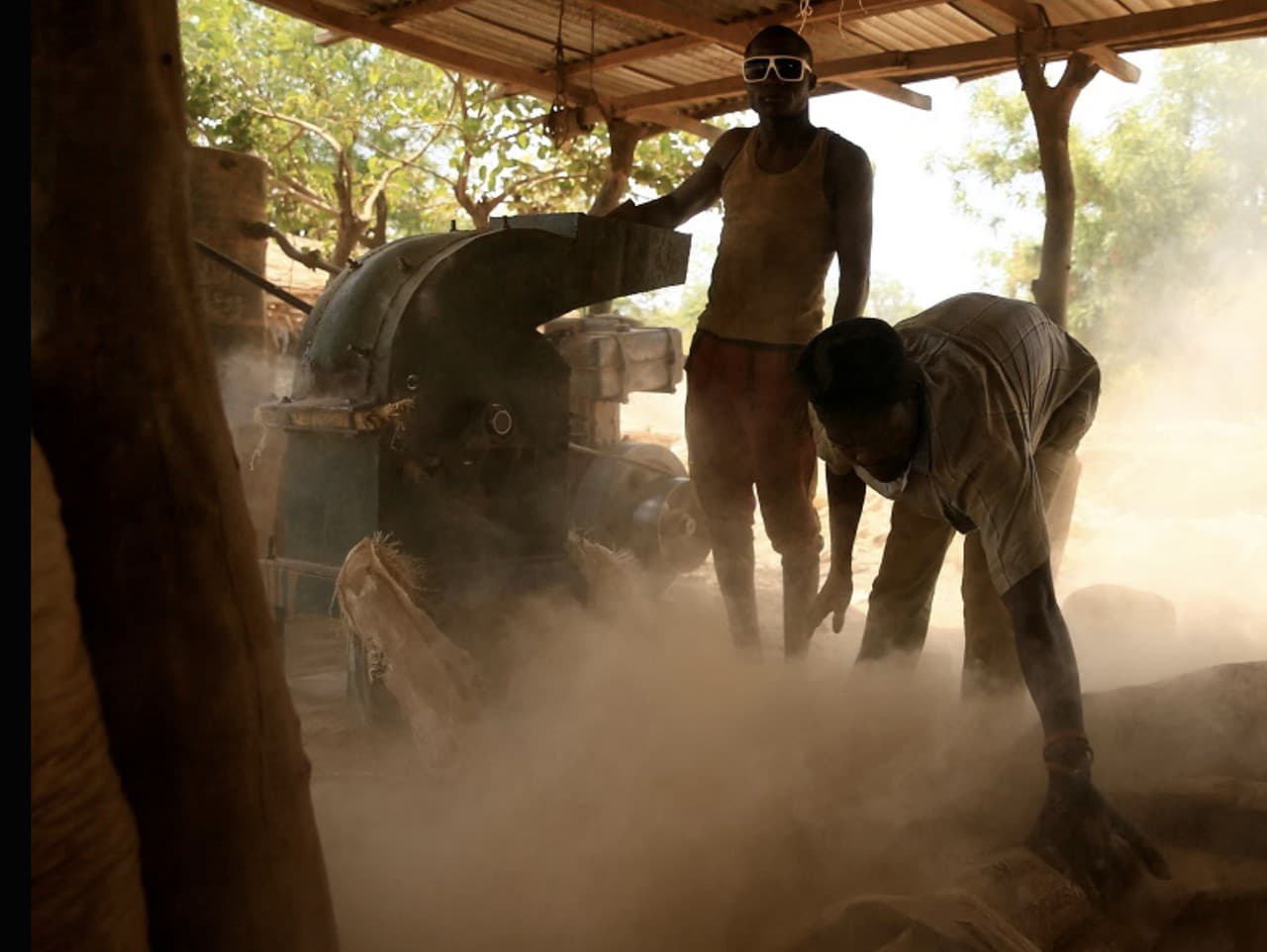 Pri zrútení bane zahynulo pravdepodobne až 100 osôb.