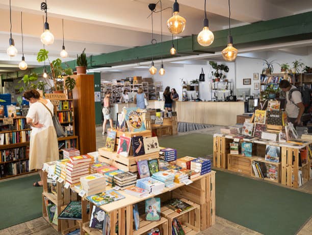 Čoskoro aj v Bratislave pribudne kamenná prevádzka Bookbotu.