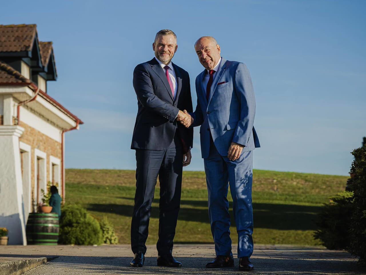 Prezident SR Peter Pellegrini sa stretol s maďarským prezidentom Tamásom Sulyokom.