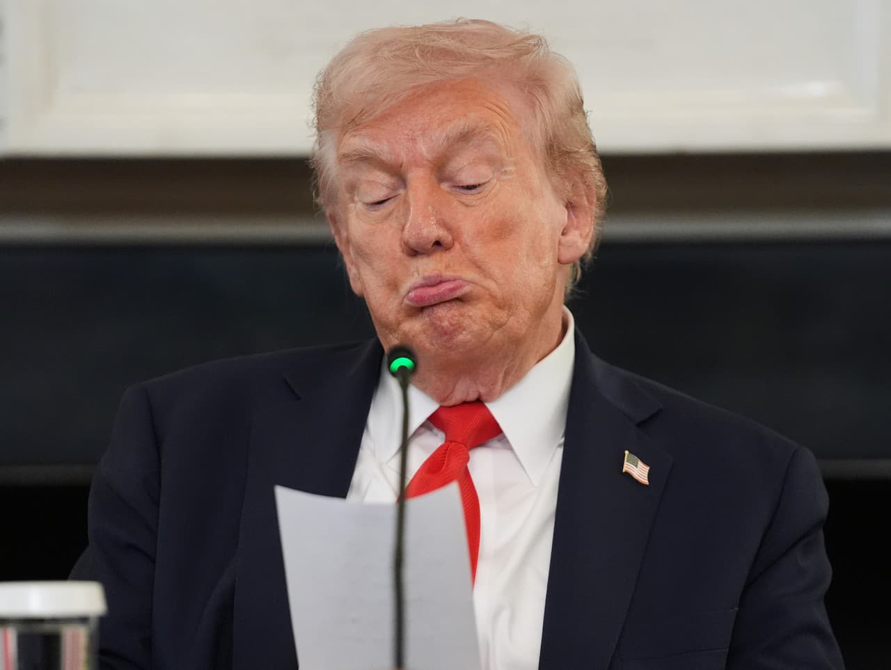 Donald Trump dostal tajomný lístok.