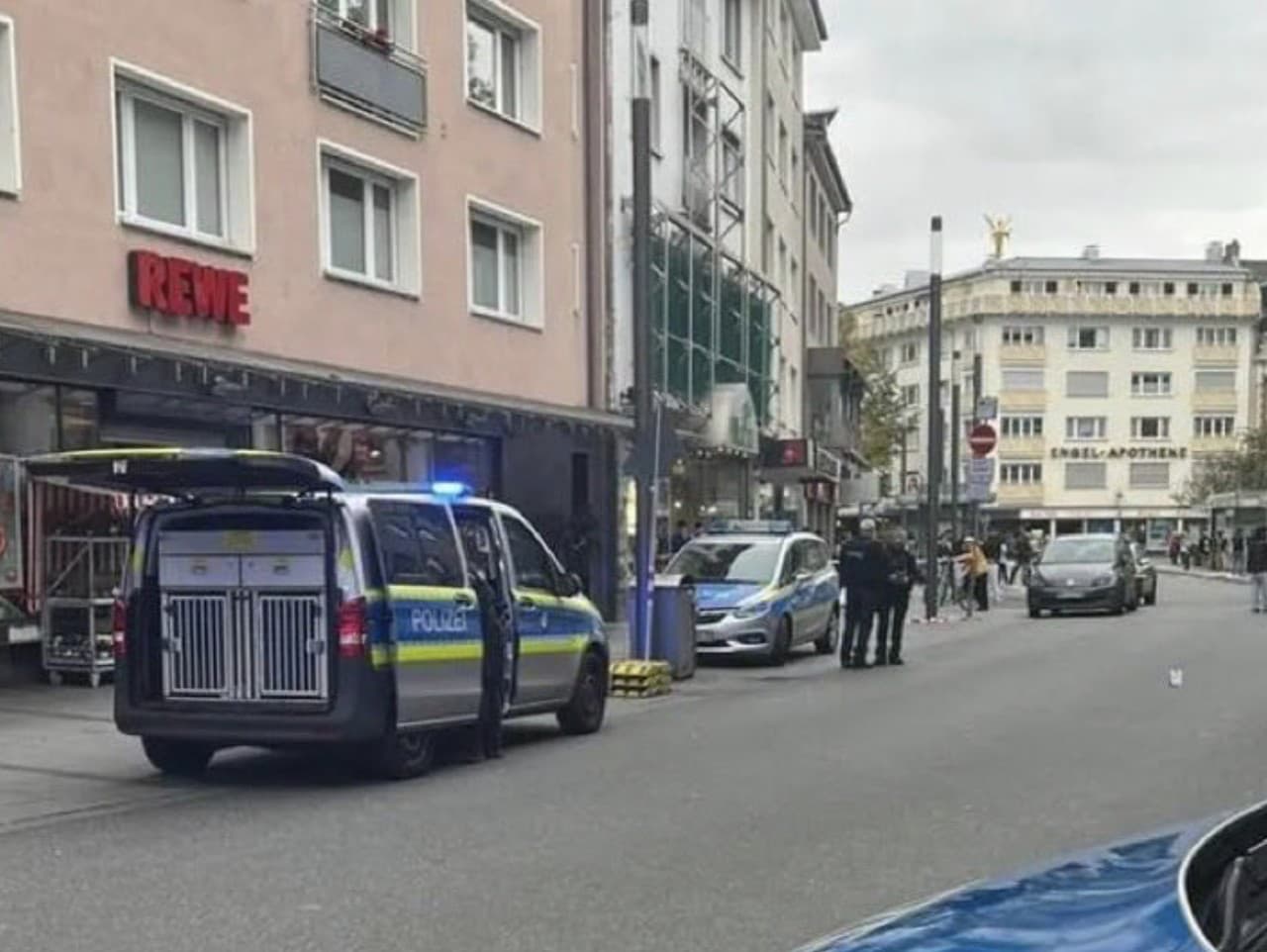 Polícia po streľbe vstupy na trhovisko uzavrela