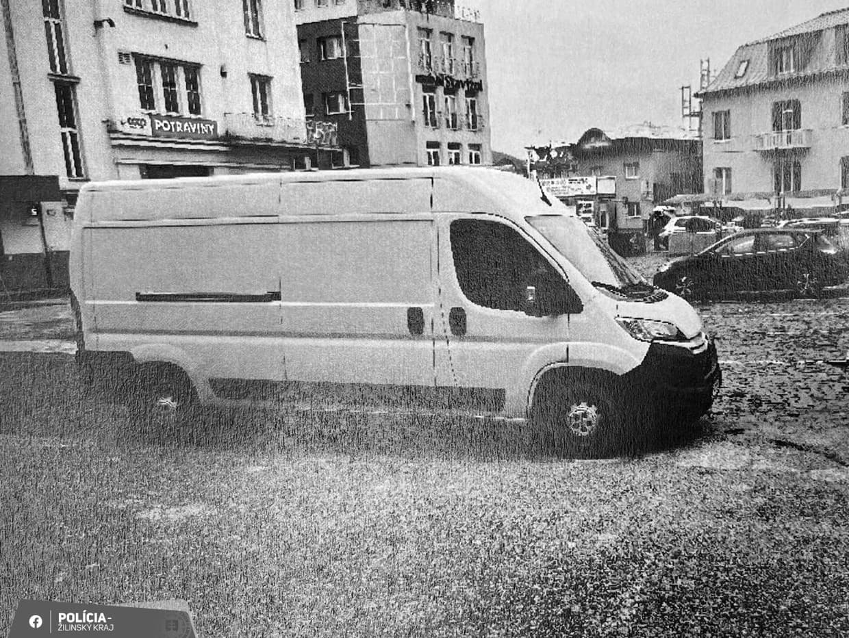 Dôchodkyňa neprežila zrážku s cúvajúcou dodávkou na parkovisku v Žiline.