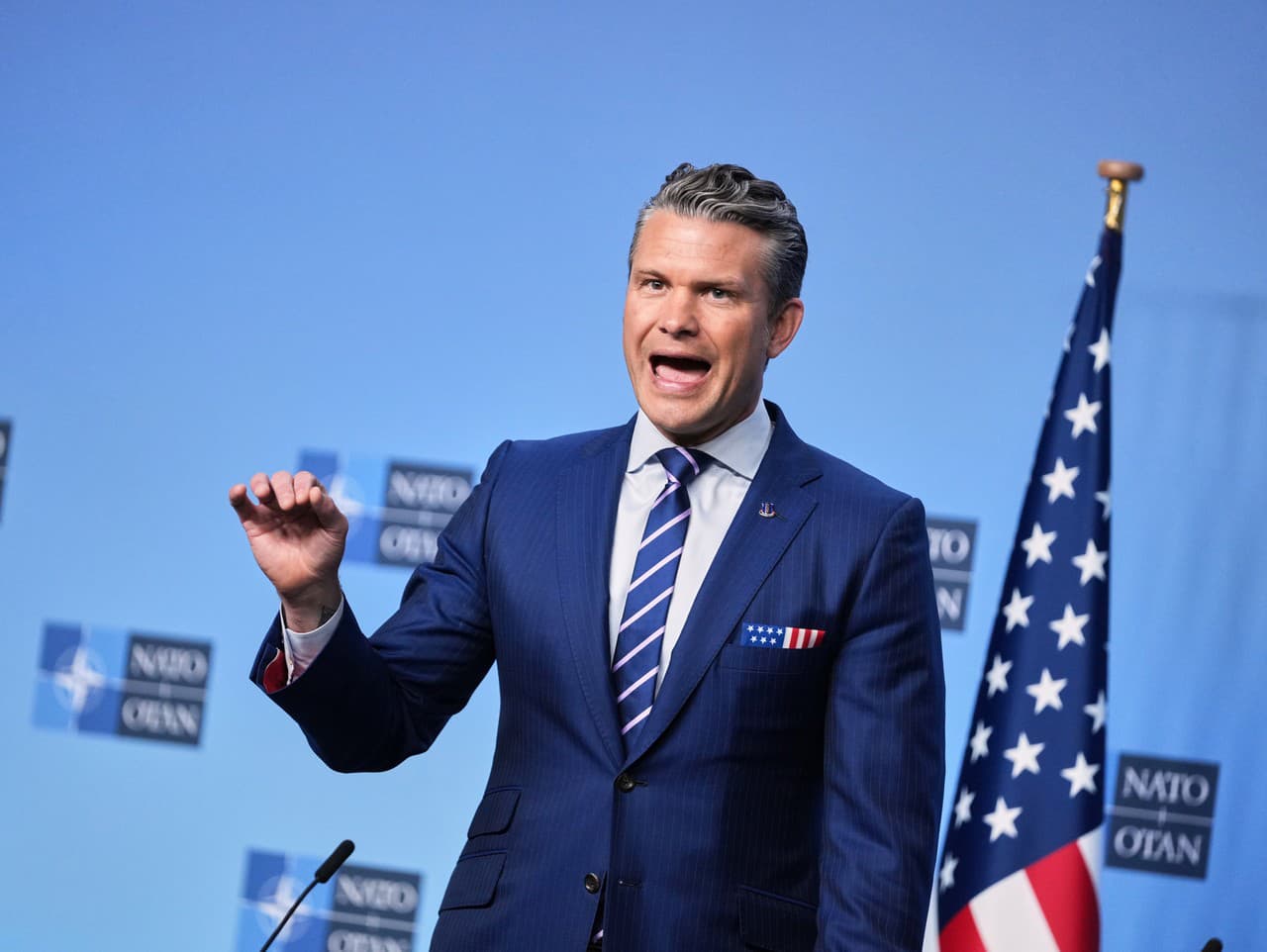 Americký minister obrany Pete Hegseth.