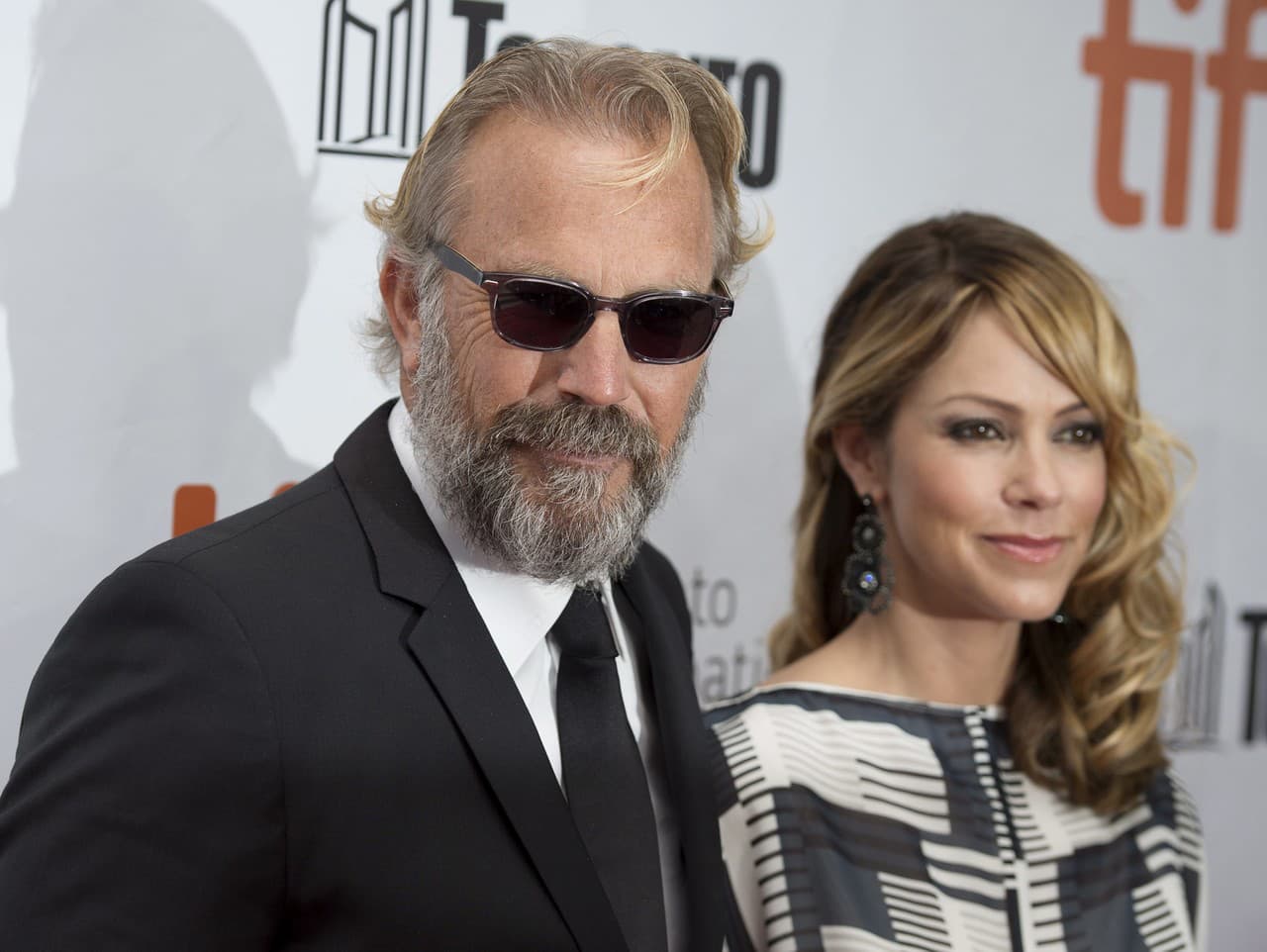 Kevin Costner a Christine Baumgartner