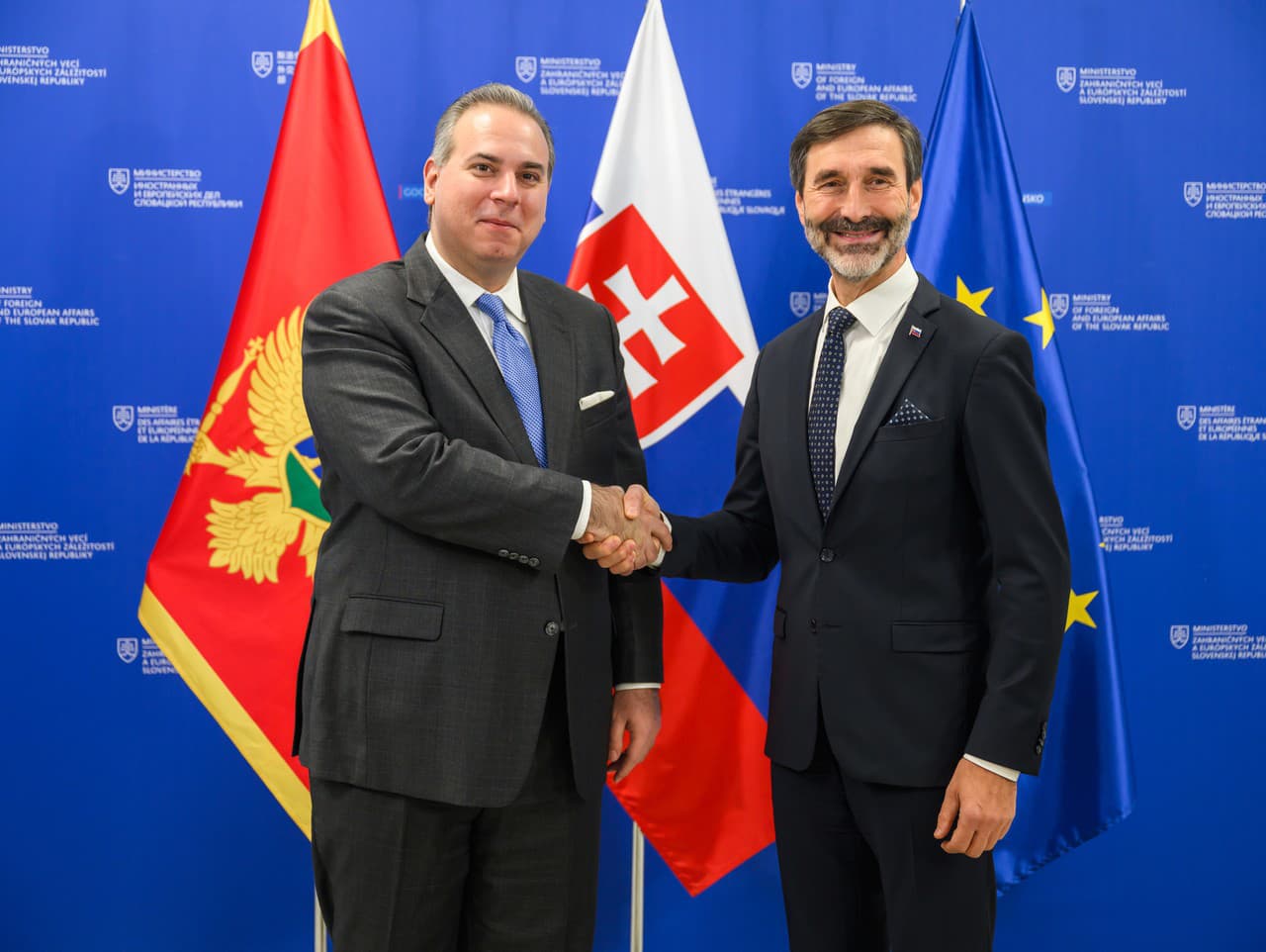 Šéf slovenskej diplomacie Juraj Blanár sa stretol Juraj Blanár sa stretne s podpredsedom vlády pre zahraničné a európske záležitosti Čiernej Hory Filipom Ivanovičom.