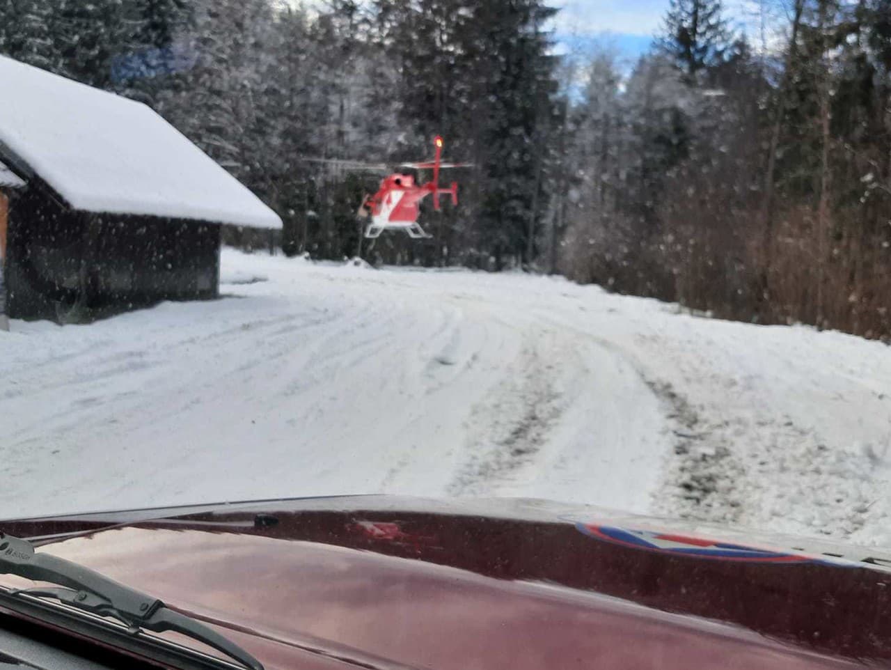 Ťažký úraz na uzavretej zjazdovke v Nízkych Tatrách.