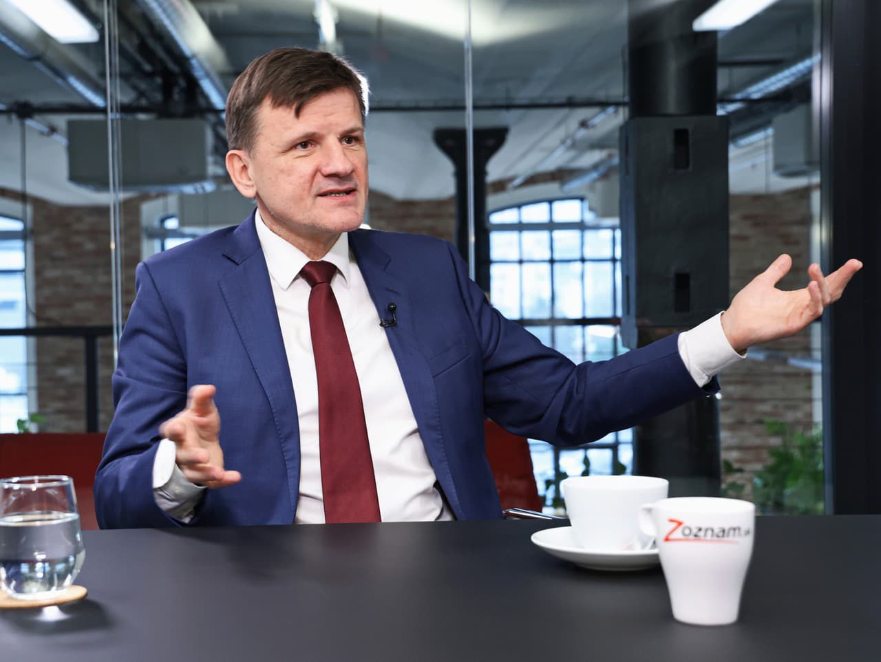 Poslanec Alojz Hlina poskytol svoj pohľad na aktuálne dianie v parlamente aj mimo neho.