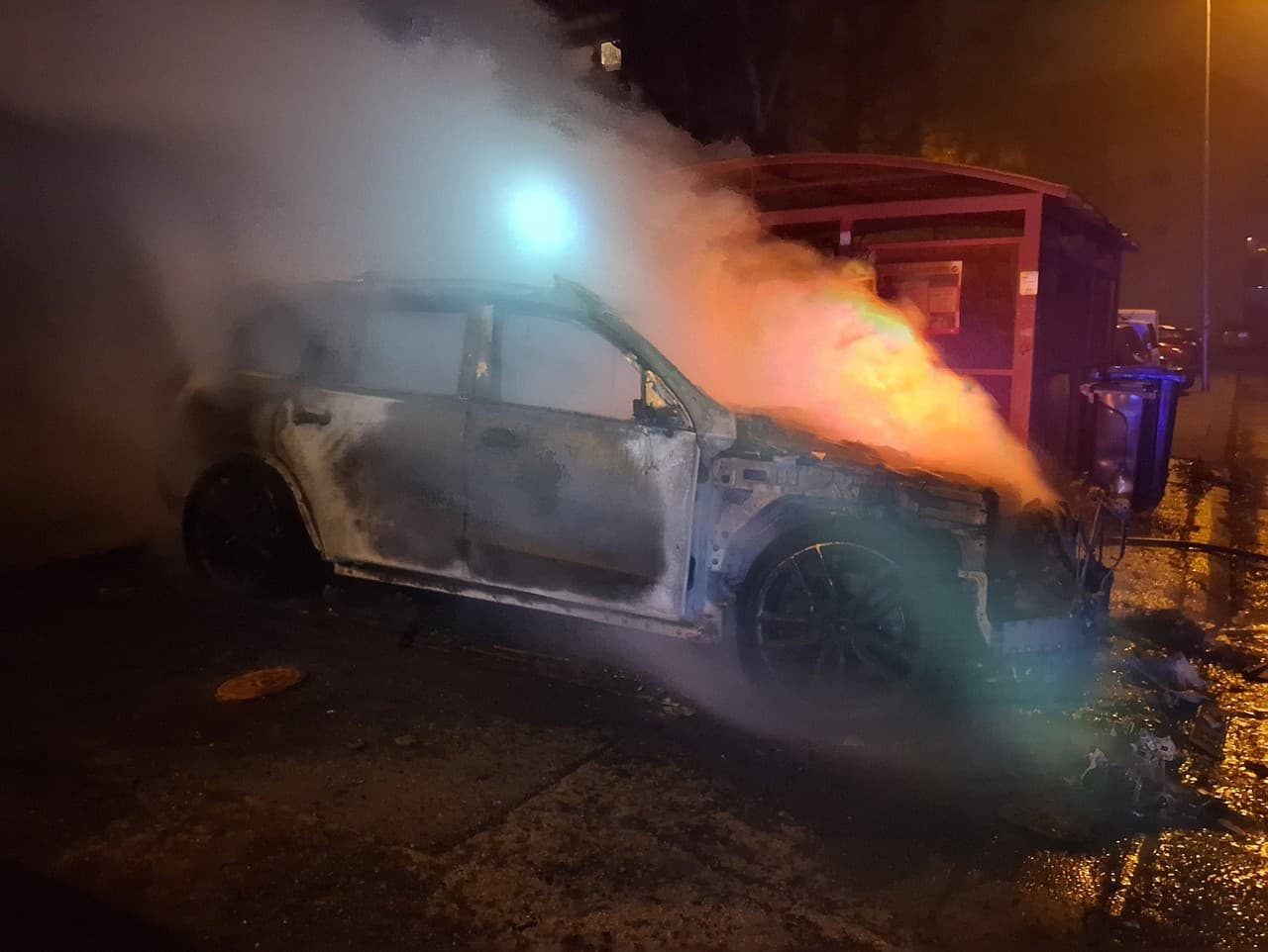 Požiar auta v Dunajskej Strede.