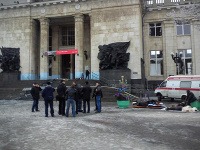 Výbuch na vlakovej stanici zabil najmenej 18 ľudí