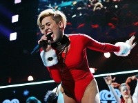 Miley Cyrus a Kellan Lutz