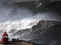 Extrémne vlny v Portugalsku