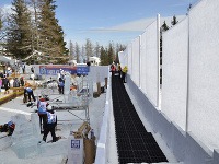 Tatranský čínsky múr počas medzinárodných majstrovstiev v stavaní ľadových sôch Tatry Ice Master 2014 na Hrebienku.