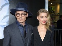 Johnny Depp s o 23 rokov mladšou snúbenicou Amber Heard