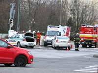 Nehoda policajného auta v Petržalke.