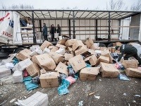 Colníci zošrotovali napodobeniny značkového tovaru za milión eur Colníci zošrotovali napodobeniny značkového tovaru za milión eur