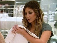 Kim Kardashian s obrovským diamantom na prste v epizóde týždeň predtým, ako boli odvysielané zásnuby.