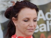 Britney Spears po zmene farby vlasov pôsobí vyčerpane a zúfalejšie než kedykoľvek predtým.