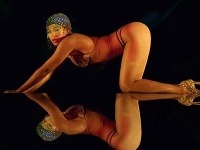 Sporo odetá speváčka Beyoncé zvádza v klipe s erotickým nábojom.