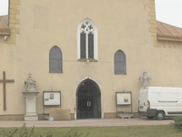 Spred tohto kostola v Sečovciach uniesli dvaja muži ženy (17,22) na nútenú prostitúciu do Anglicka