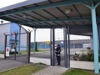Útvar policajného zaistenia pre cudzincov v Sečovciach. Útvar policajného zaistenia pre cudzincov v Sečovciach.