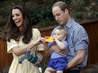 Princ William s manželkou Kate synom Georgeom.